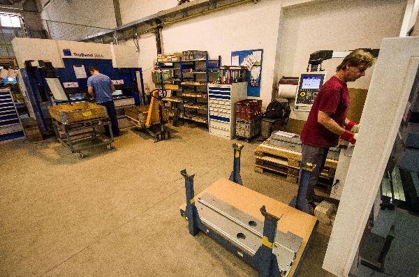 Sheet metal bender